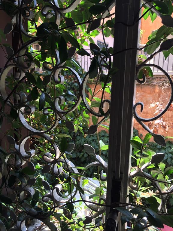 Mgpgroup Guest House Navona 2 Rome Bagian luar foto